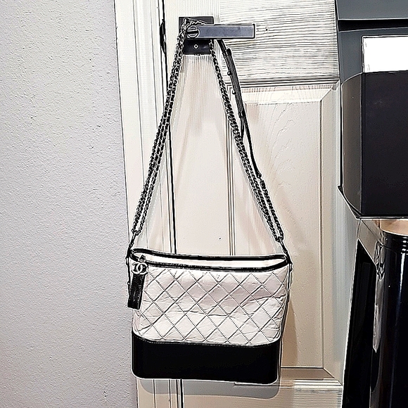 Chanel Hobo bag - Picture 1 of 10